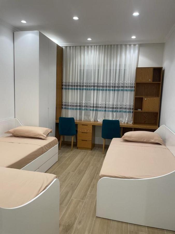 City Center Apartment Kafe Flora Tiranë Luaran gambar