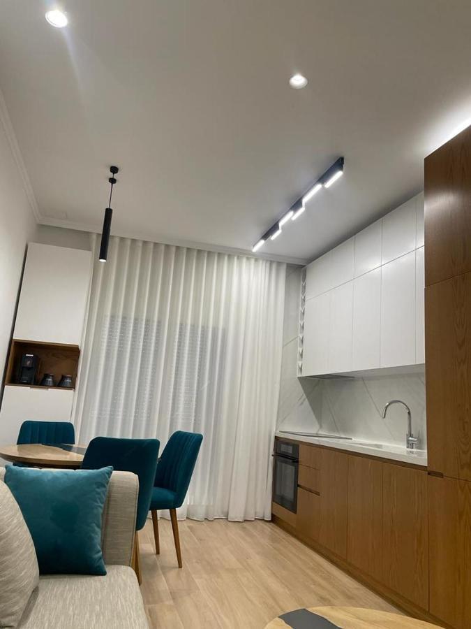 City Center Apartment Kafe Flora Tiranë Luaran gambar