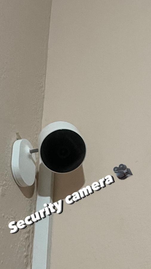 City Center Apartment Kafe Flora Tiranë Luaran gambar